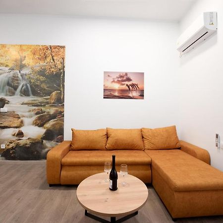 Apartman Cezar Lägenhet Rijeka Exteriör bild